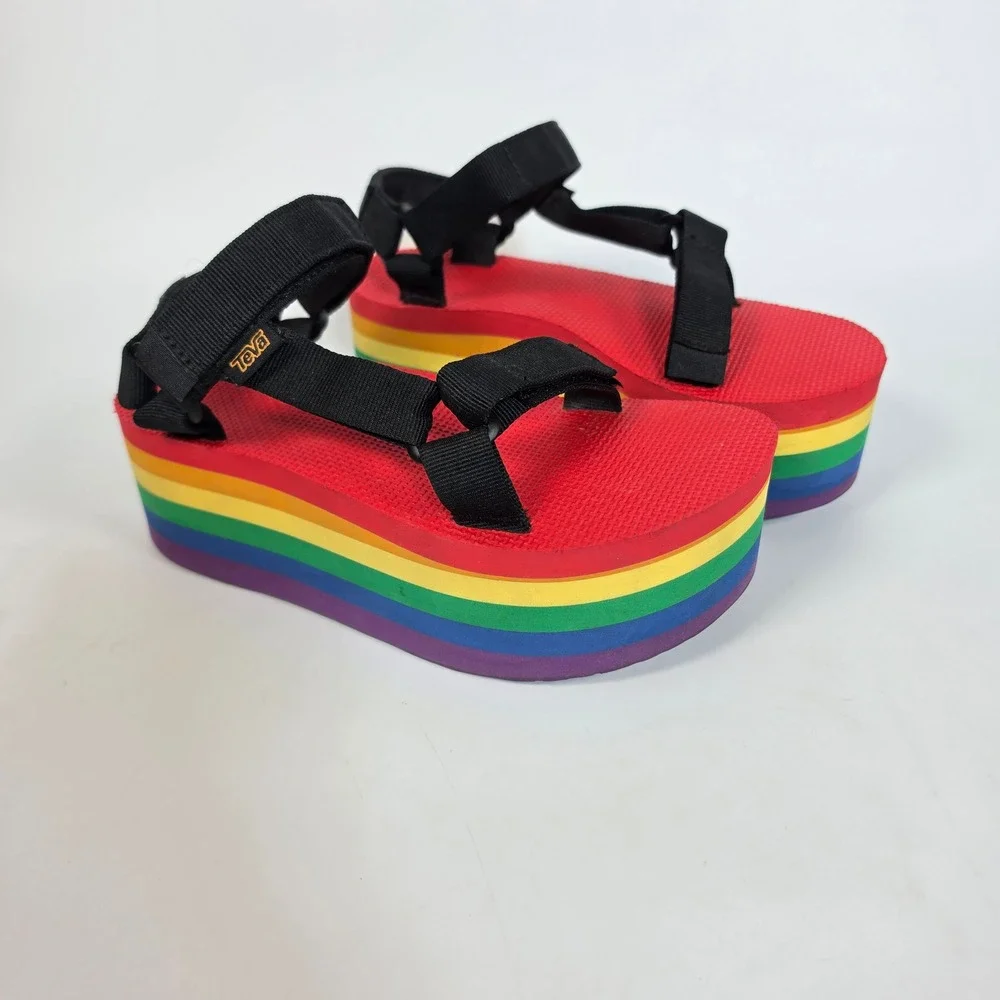 Teva X Tegan Sara Flatform Universal Pride Womens 6 Rainbow Platform Sandals